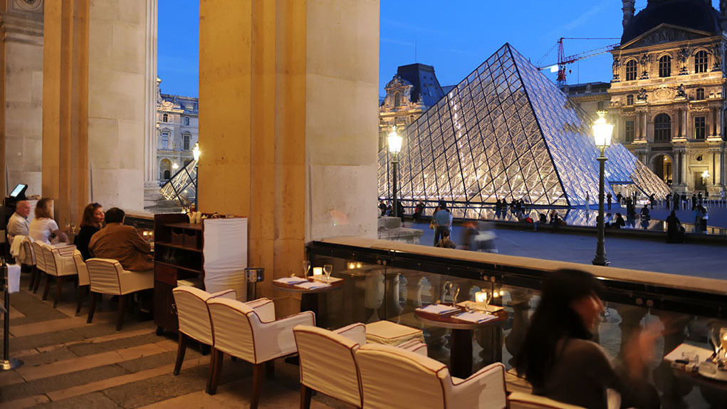 Louvre Museum Skip-the-Line tour with French Breakfast overlooking the Pyramid - Main image