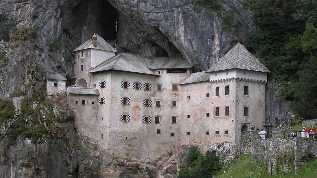 Escursione alle grotte carsiche di Postumia + Castello di Predjama - Main image