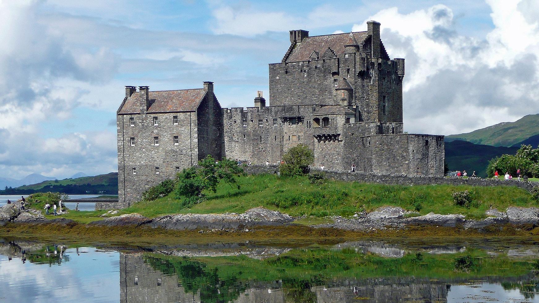 Scotland / 7 Stunning Castle's To Camp At In Scotland | VisitScotland ...