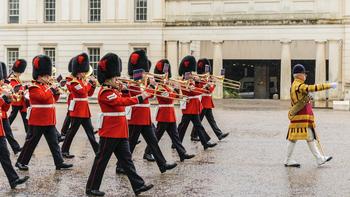 Changing of the Guard with Expert Commentary and Royal Walking Tour - Image